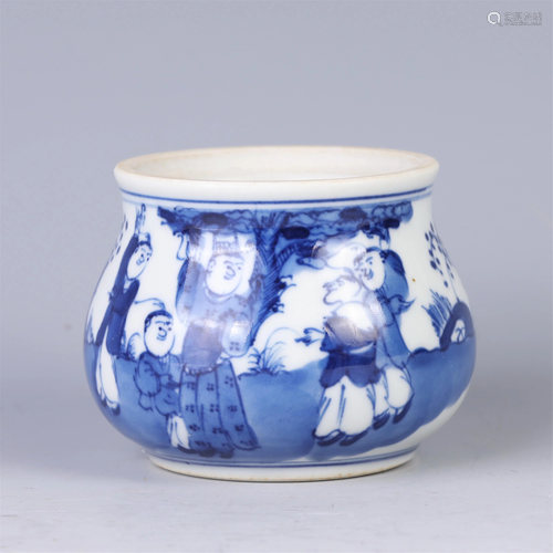 A CHINESE BLUE AND WHITE PORCELAIN CENSER