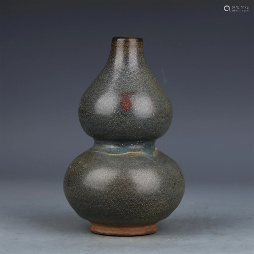 A CHINESE JUN TYPE GLAZED PORCELAIN DOUBLE GOURDS VASE