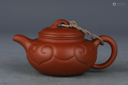 A CHINESE YIXING ZISHA CLAY TEA POT