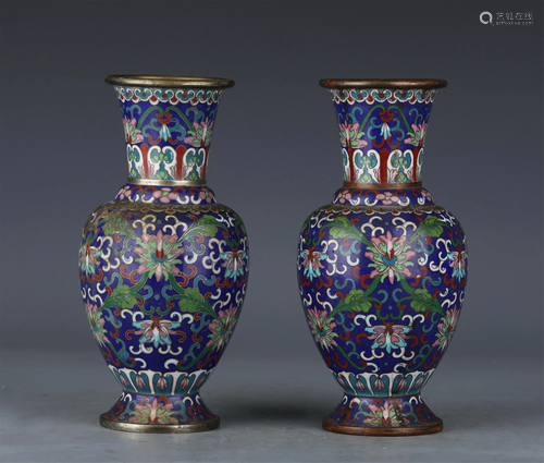 A PAIR OF CHINESE CLOISONNE VASES