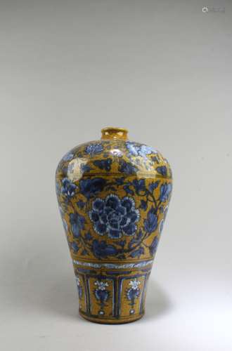 Chinese Porcelain Meiping Vase