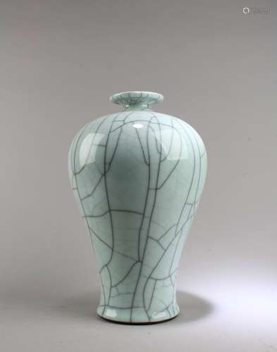 Chinese Geyao Vase