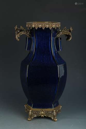 Chinese Porcelain Vase