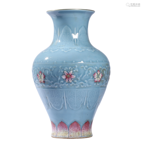 A Porcelain Celadon-Glazed Vase, Qianlong Mark
