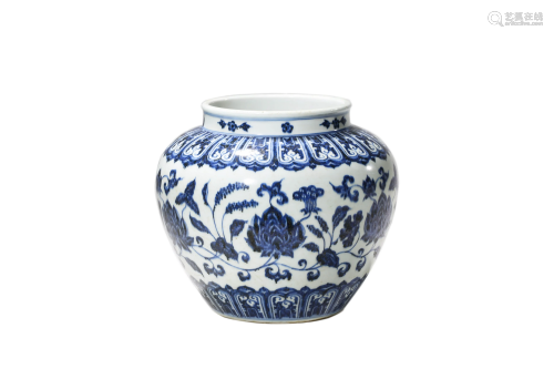 Porcelain Blue and White Interlock Branches Jar, Xuande
