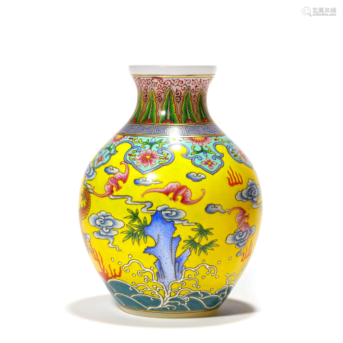 A Glass Floral Vase ,Qianlong Mark