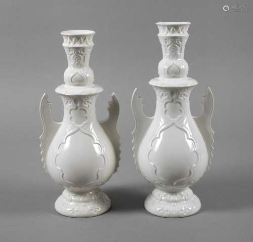 Paire de vases inhabituels de Nymphenburg de style asiatique...