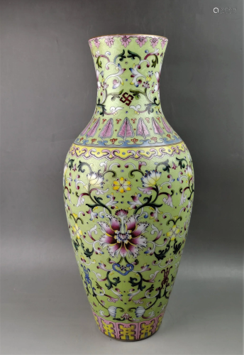 A Chinese famille rose porcelain flowers vase