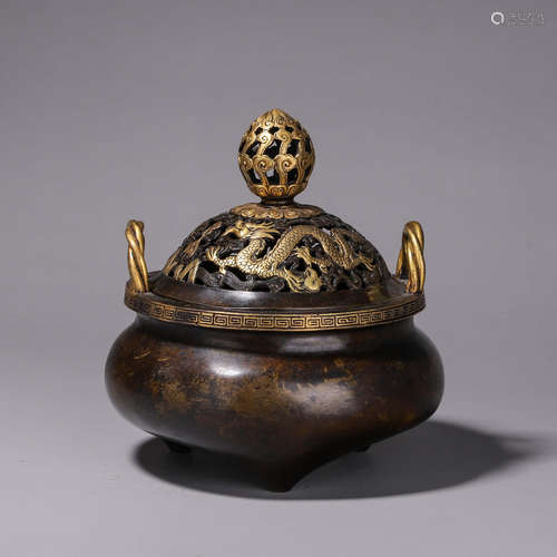 A dragon patterned gilding copper censer