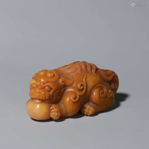 A Tianhuang stone carved pixiu ornament