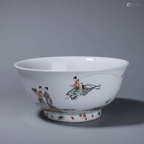 A multicolored figure porcelain bowl