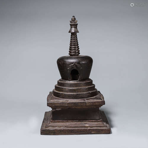 A red sandalwood pagoda