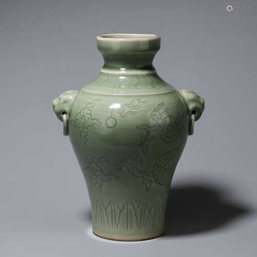 A dragon patterned Longquan kiln porcelain vase