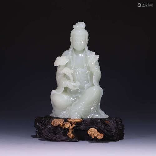 A Hetian jade carved Guanyin ornament