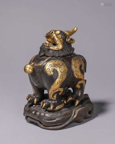 A gilding copper suanni incense burner