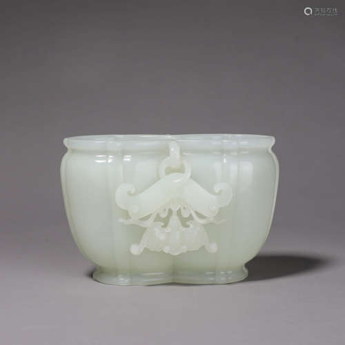 A bat patterned Hetian jade water pot