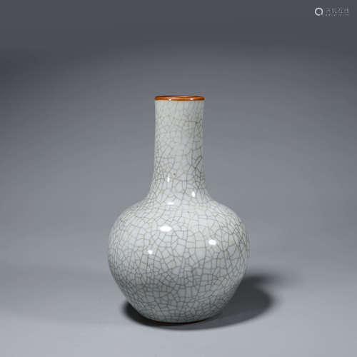 A Ge kiln glazed porcelain tianqiuping