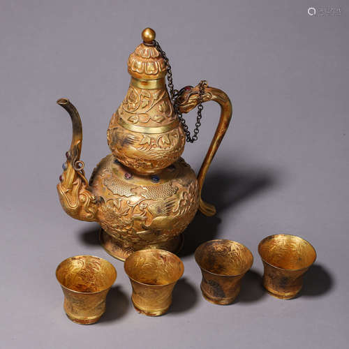 A set of dragon and phoenix gilding teapot and cups