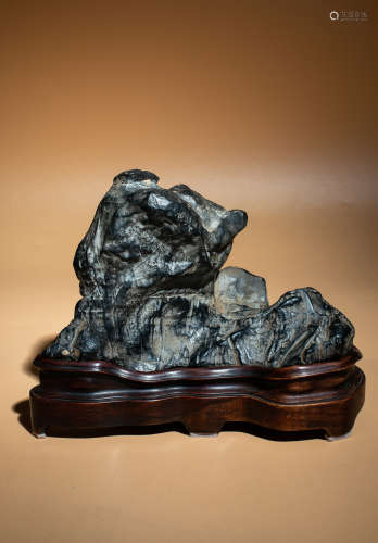 Qing Dynasty Lingbi stone desk to appreciate the stone