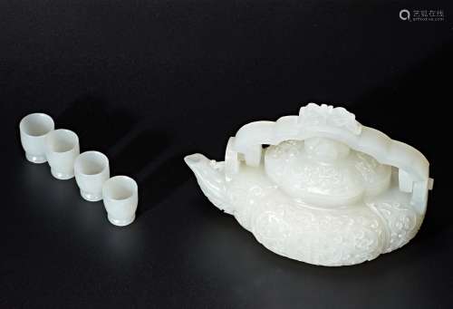 A set of Hetian jade white jade teapot and teacup