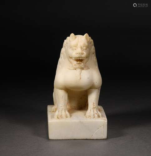 A TANG DYNASTY WHITE MARBLE LION