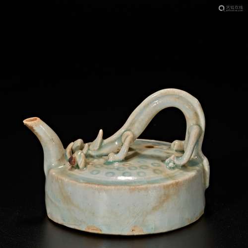 Small water bowl with Dragon carving in Hutian kiln