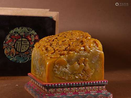 A QING DYNASTY TIANHUANG STONE DRAGON GRAIN SEAL