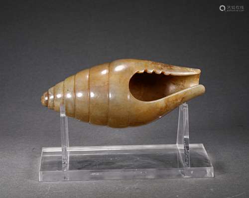 A MING DYNASTY WHITE JADE CONCH