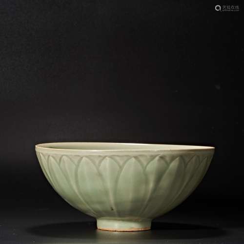 A bowl with lotus petals carved in the dark in Longquan kiln