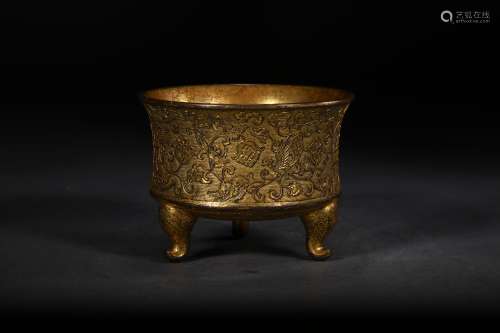 A QING DYNASTY GILT BRONZE THREE FEET INCENSE BURNER