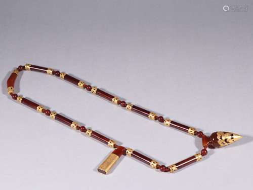 A LIAO DYNASTY AGATE GOLD FILLED NECKLACE