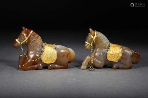 A PAIR OF LIAO DYNASTY AGATE GOLD FILLED HORSES