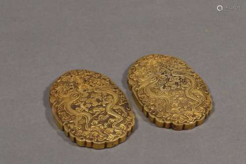 A PAIR OF QING DYNASTY GILT BRONZE DRAGON TABLETS