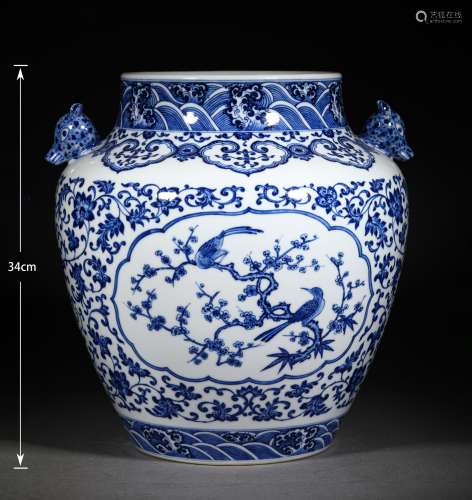 A QING DYNASTY BULE AND WHITE INTERLOCK BRANCH LOTUS DECORAT...