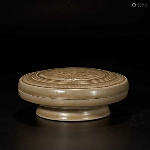 Yue Kiln carved cover box