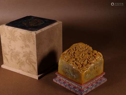 A QING DYNASTY TIANHUANG STONE DRAGON GRAIN SEAL