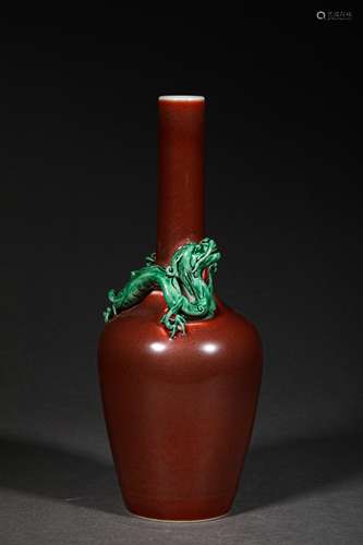 A QING DYNASTY COWPEA RED DRAGON ZUN