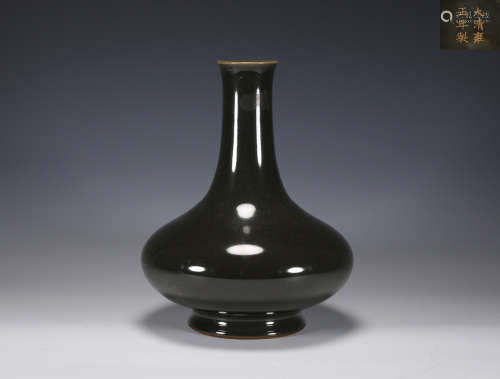 Qing Dynasty - Yongzheng Tea Foam Glazed Vase