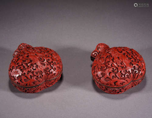 Qing Dynasty - A Pair of Red Pomegranate Lid Boxes with A Pi...