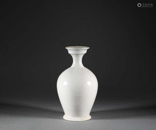Song Dynasty - White Glazed Jade Spring Pot