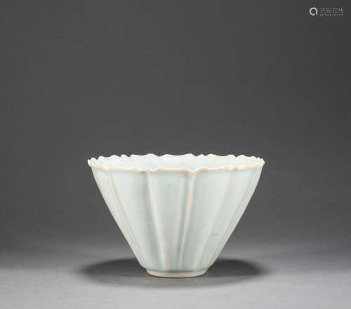 Song Dynasty - Shadow Celadon Bowl