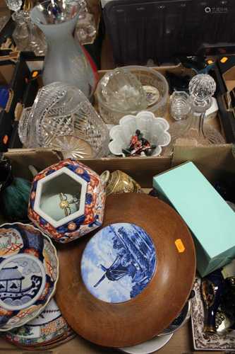 Two boxes containing a collection of glassware and ceramics ...