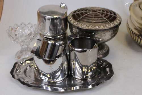 Assorted metalware, to include Piquet ware style brushed alu...