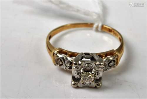 A 14ct gold CZ set dress ring, 2.2g, size L