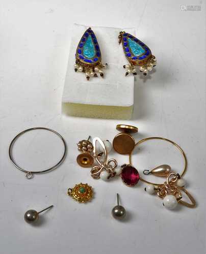 Costume jewellery, to include a pair of gilt metal and ename...