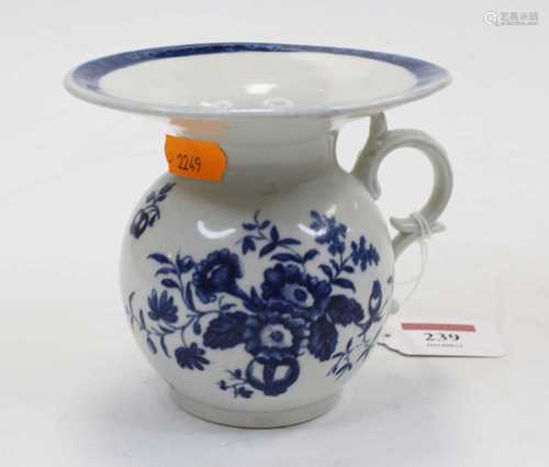 An 18th century Worcester spitoon, having typical flared rim...