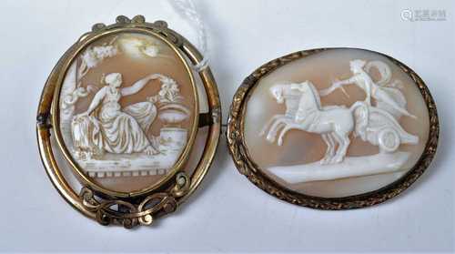 A Victorian carved shell cameo brooch, in gilt metal mount; ...