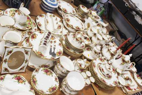 An extensive collection of Royal Albert dinner, tea and dinn...