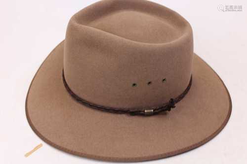 An Australian Akubra Cattleman broad-rimmed hat, boxed, reta...