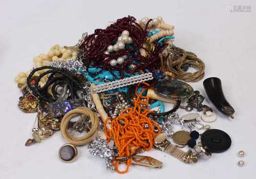 A collection of miscellaneous costume jewellery, to include ...